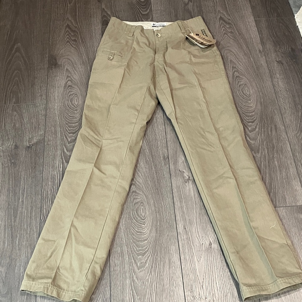 Columbia women’s Khaki Chinos